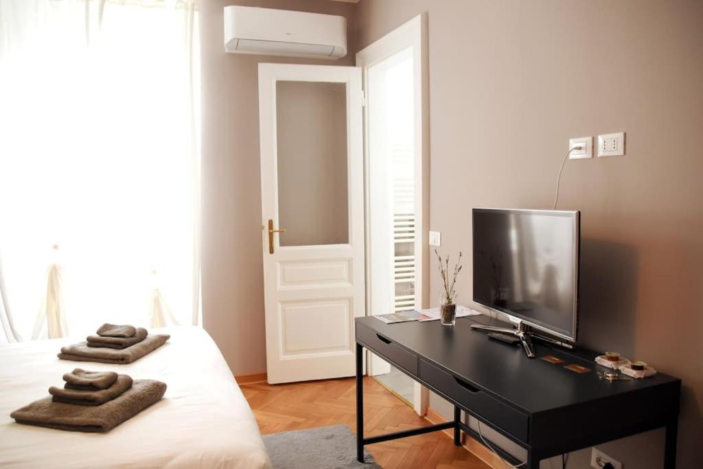 Residence Montanelli ตรีเอสเต ภายนอก รูปภาพ