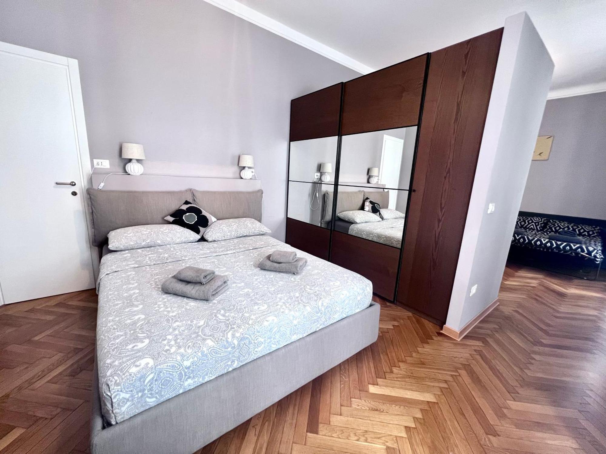 Residence Montanelli ตรีเอสเต ภายนอก รูปภาพ